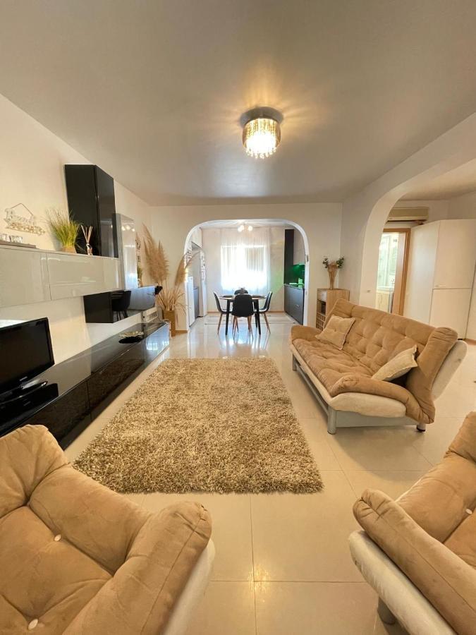 Willa Casa Eric Năvodari Zewnętrze zdjęcie