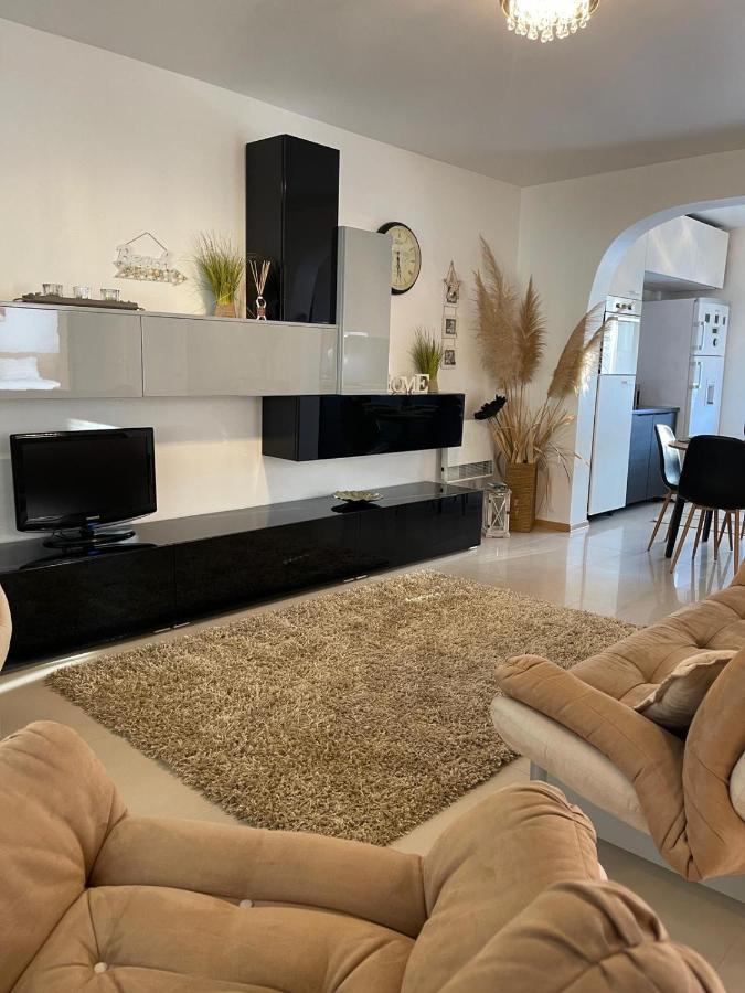 Willa Casa Eric Năvodari Zewnętrze zdjęcie