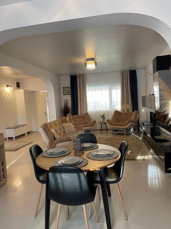 Willa Casa Eric Năvodari Zewnętrze zdjęcie